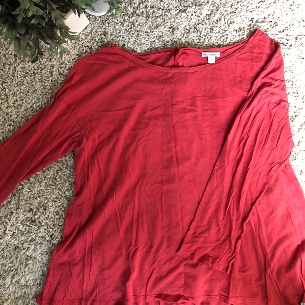 GAP Swing 3/4 sleeve shirt. Size Medium.
